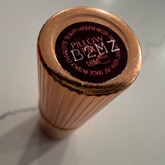 💄Brand NEW Mini Charlotte Tilbury Matte Revolution Lipstick Pillow Talk Medium - Picture 5 of 7